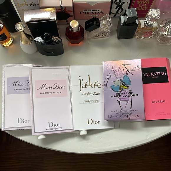 14 mini perfumes - Picture 6 of 7